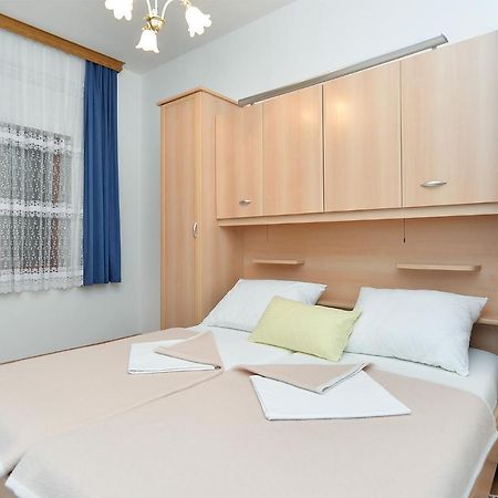 Apartments Joko 1160 Пула Екстериор снимка