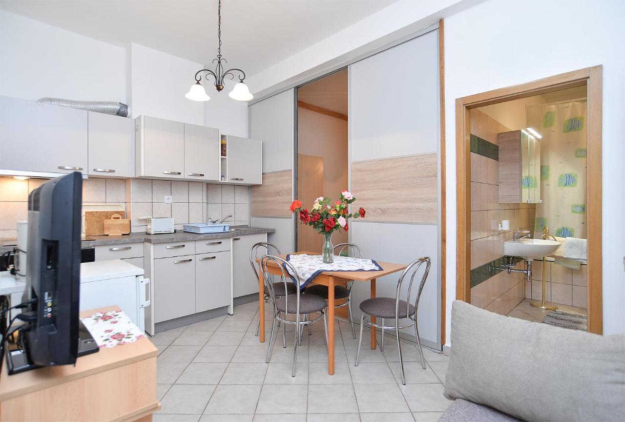 Apartments Joko 1160 Пула Екстериор снимка