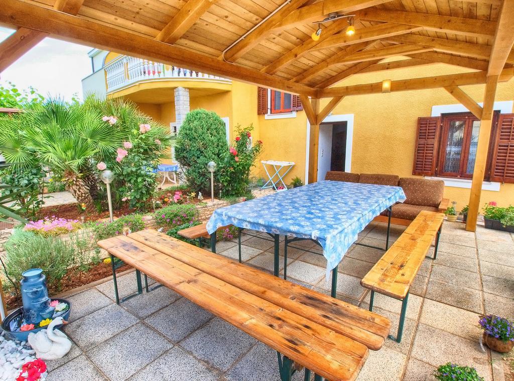 Apartments Joko 1160 Пула Екстериор снимка