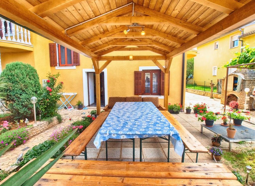 Apartments Joko 1160 Пула Екстериор снимка