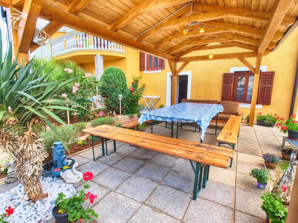 Apartments Joko 1160 Пула Екстериор снимка