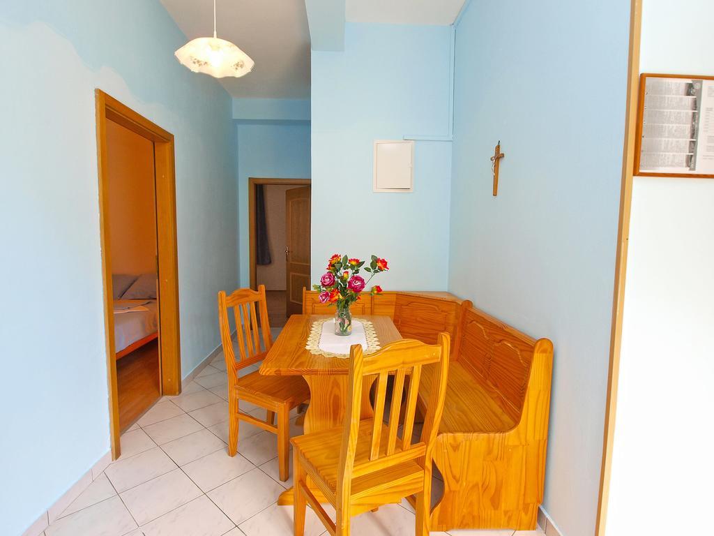 Apartments Joko 1160 Пула Екстериор снимка