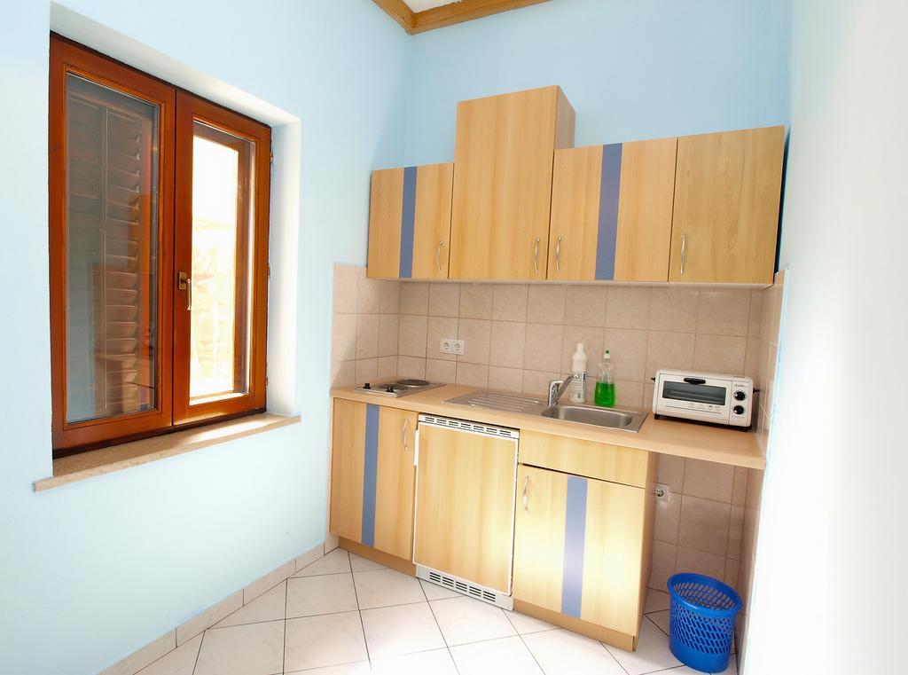 Apartments Joko 1160 Пула Екстериор снимка