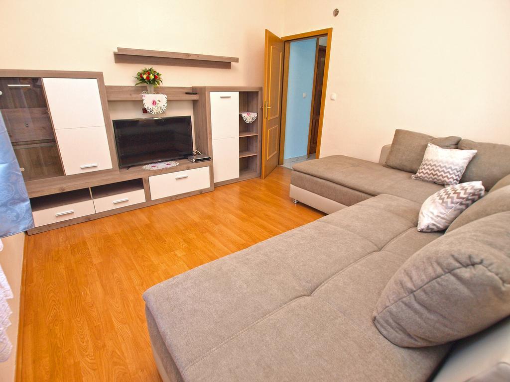Apartments Joko 1160 Пула Екстериор снимка
